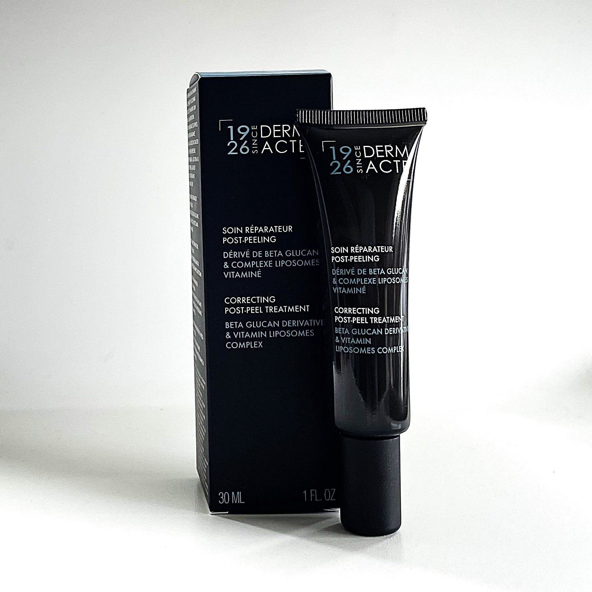 Derm acte schwarzer Umkarton mit schwarzer Tube